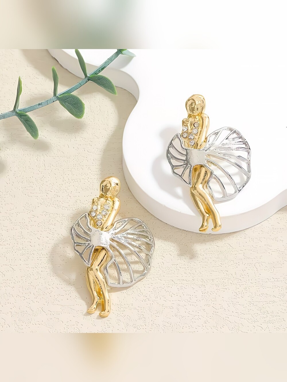 Unique Marilyn Monroe two tone earrings